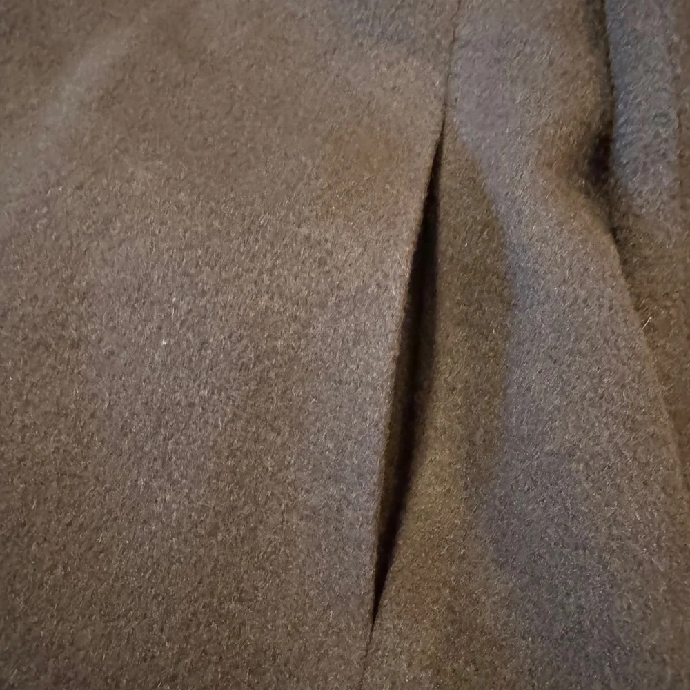 Harve Benard by Benard Hotzman Elegant Chocolate Brown Blazer - Picture 3 of 3